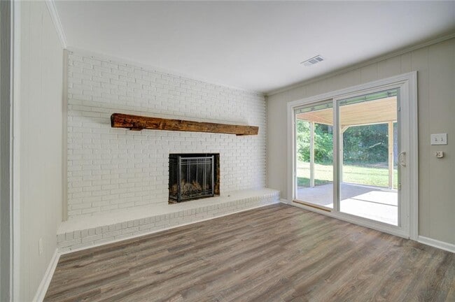 Building Photo - 4566 Mountain Creek Dr