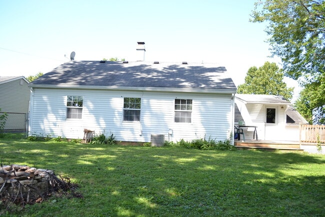 Building Photo - 517 Everette Ave