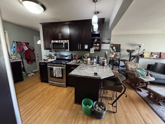 Building Photo - Charming 3-Bed Home with Finished Basement and huge backyard.