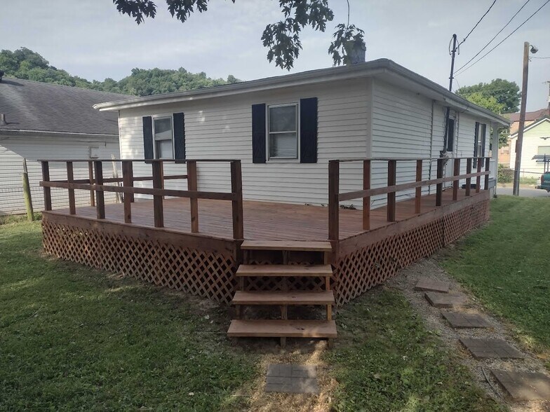 Deck - 512 Florence St