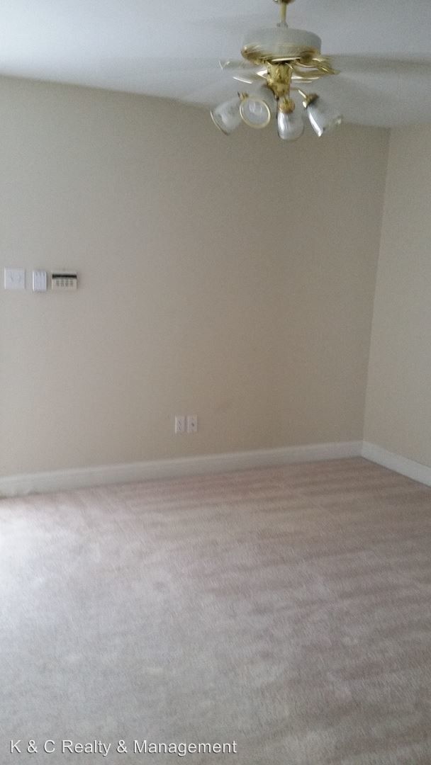 Building Photo - 2 br, 2 bath House - 3284 Eastwood Dr