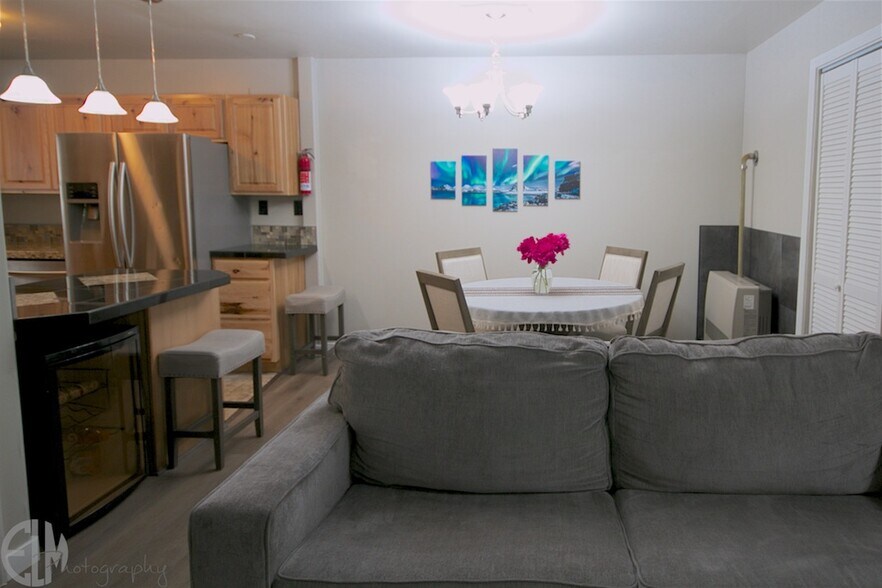 Dinning Area - 5540 Four Winds Dr