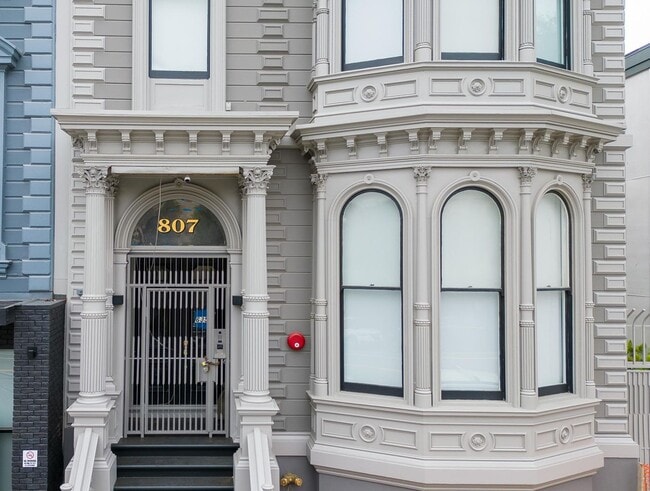 Building Photo - 635 Fulton St