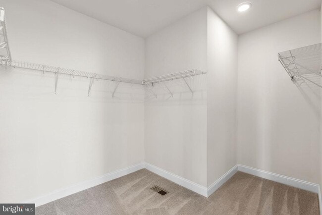 Building Photo - 7131 Beaumont Place