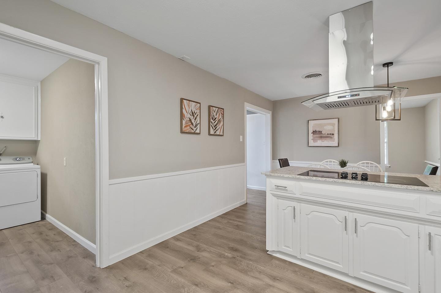 Building Photo - 2121 Canton Dr