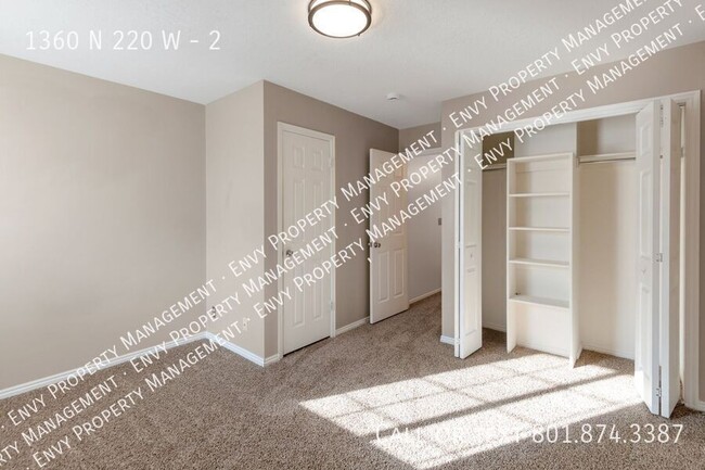 Building Photo - Cozy 2 Bed, 2 Bath Home with Stylish Floor...