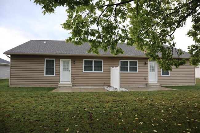 Building Photo - 132 Halliday Wy