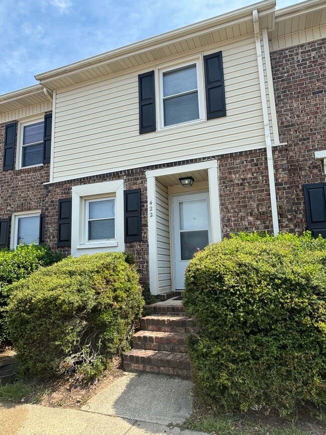 Building Photo - 422 Kirkcaldy Ct