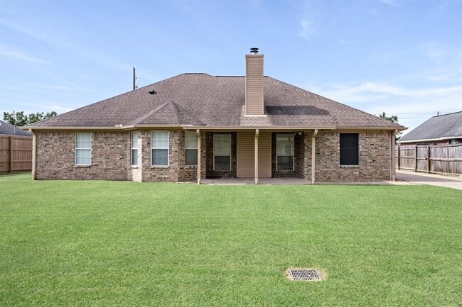 Building Photo - 7673 Rosewood Dr