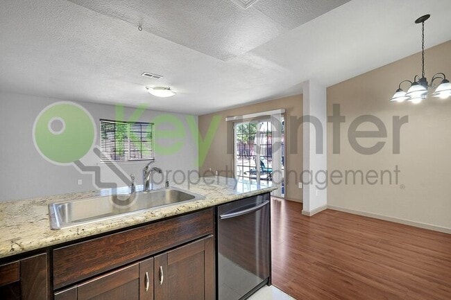 Building Photo - 7137 Reyn Oaks Way