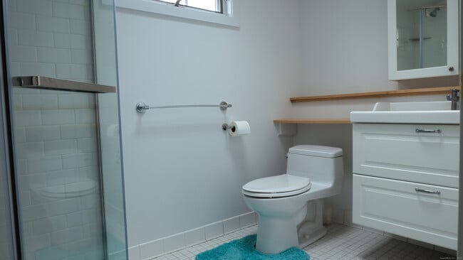 Building Photo - 3 Howard Ave