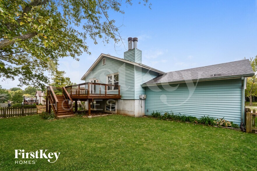 Building Photo - 1226 Treetop Village Dr