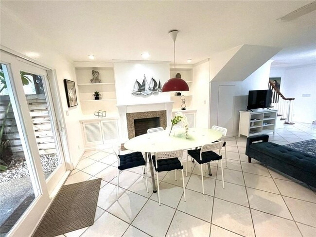 Building Photo - 619 Kensington Pl