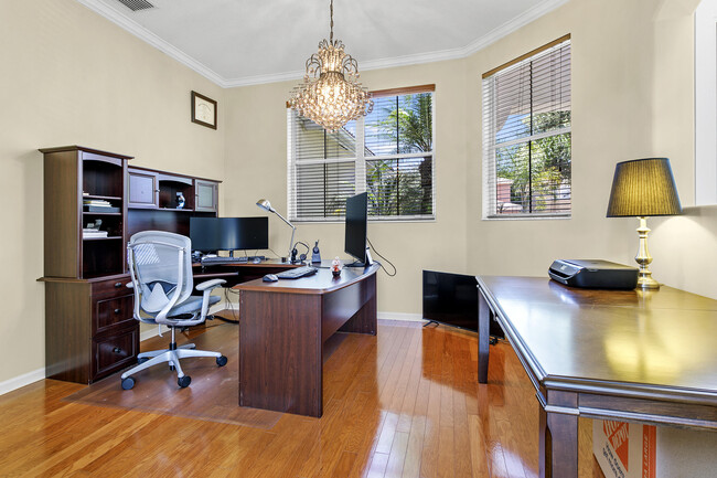 Building Photo - 6241 C Durham Dr