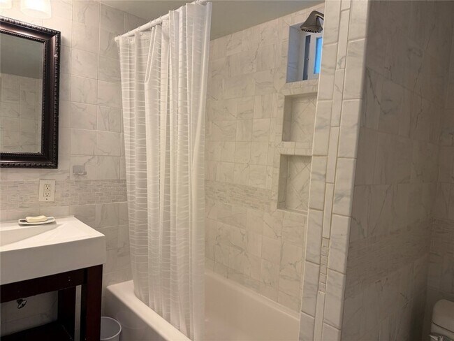 Building Photo - 91 Grand Ave