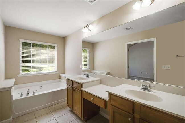 Building Photo - 1798 Oakbrook Lane, 8