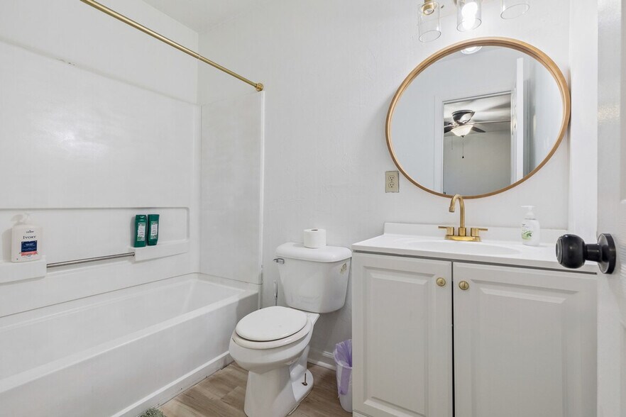 Building Photo - 1335 Nylic St