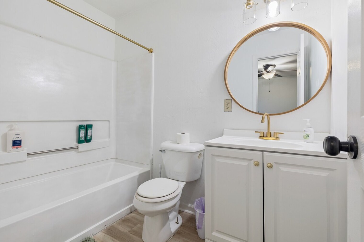 Building Photo - 1335 Nylic St