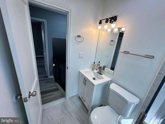 Building Photo - 2627 Colebrooke Dr