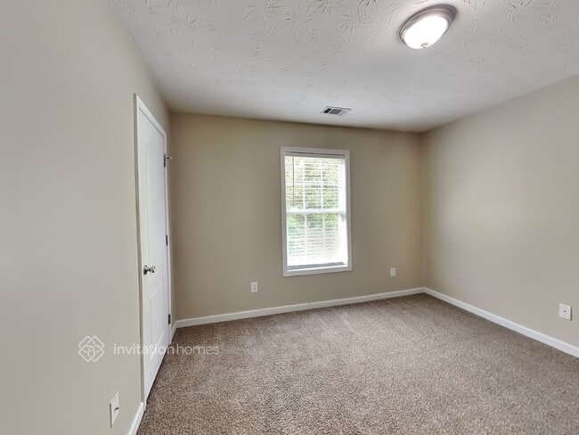 Building Photo - 125 Dianne Trail