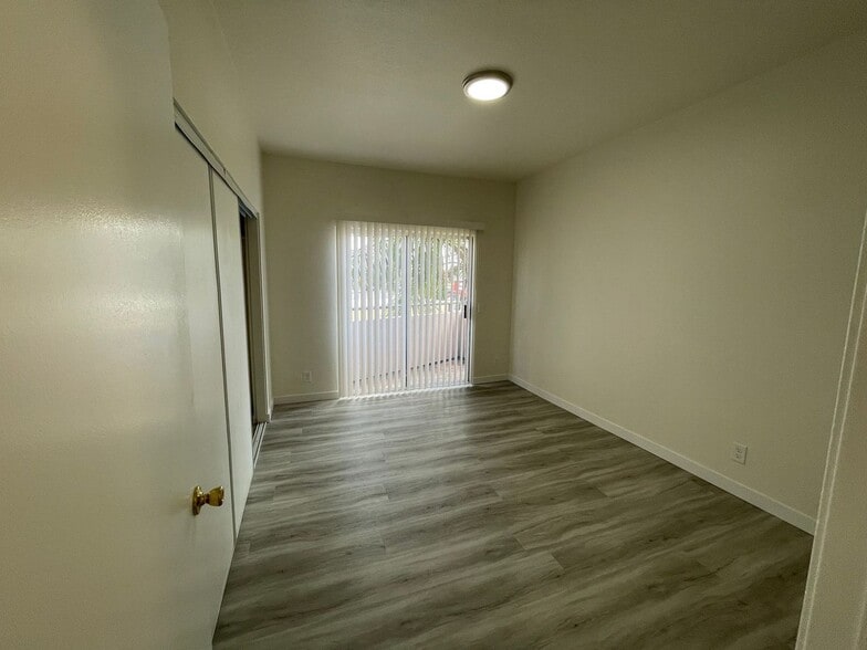 Building Photo - 11459 Collins St