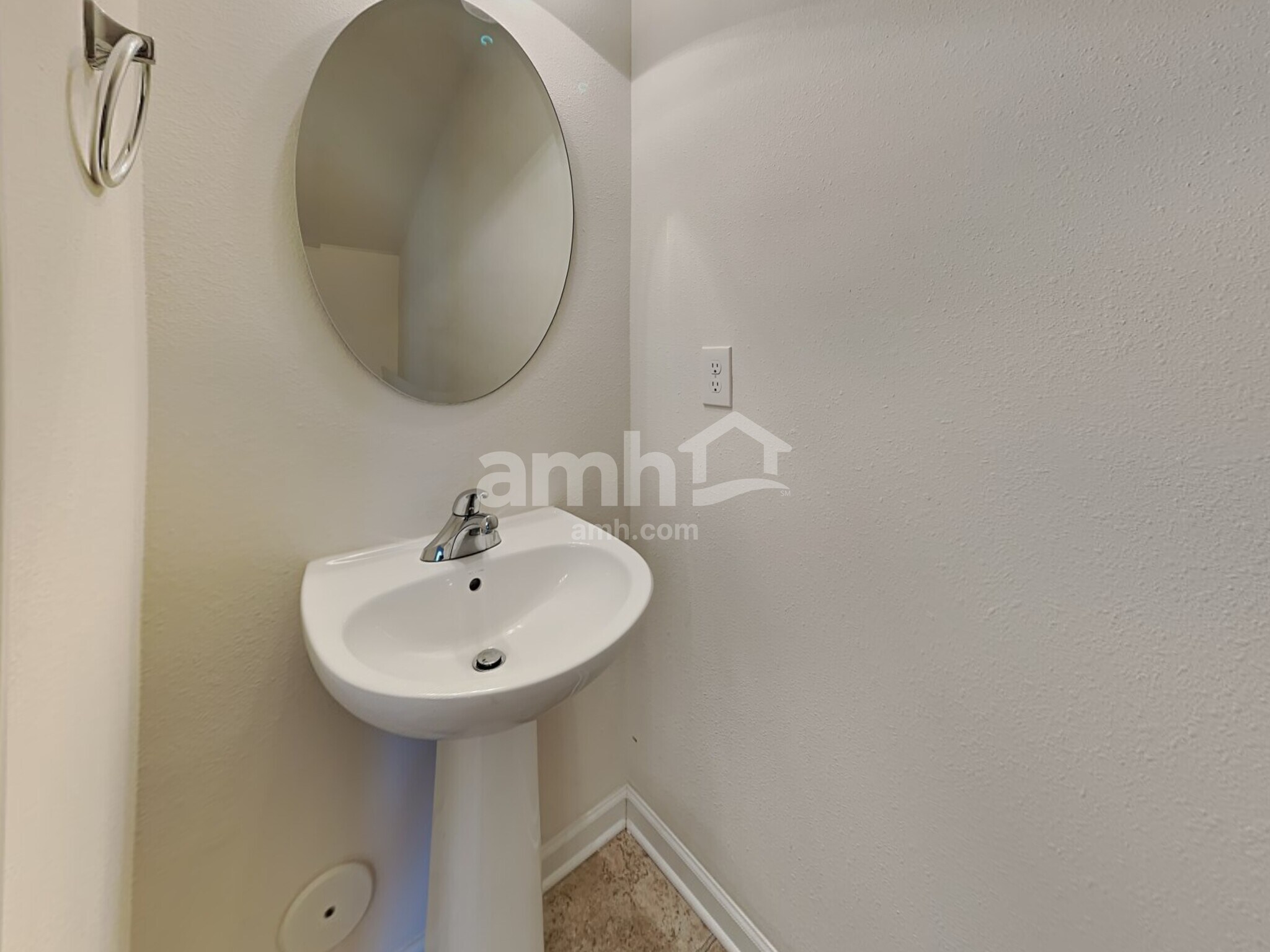 Building Photo - 1882 Woodstone Dr