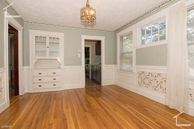 Building Photo - 3 br, 1 bath House - 94 Beechcroft St 3