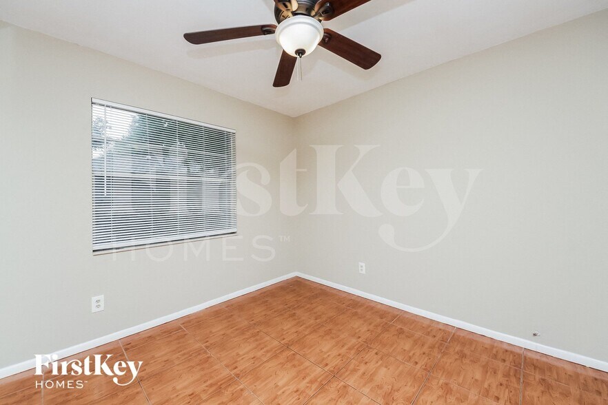 Building Photo - 2390 Meadow Ln