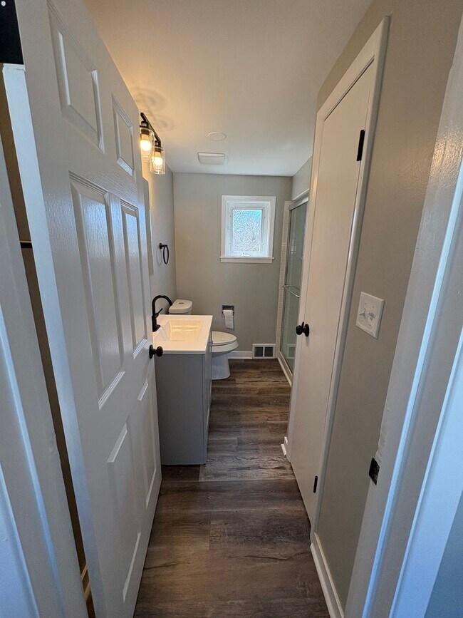 Building Photo - BEAUTIFULLY UPDATED 2 Bedroom / 1.5 Bath home in Penn Trafford School District