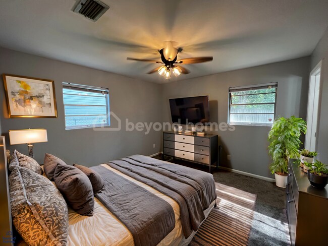 Building Photo - Charming 3 BR Brick Home with Upgraded Kitchen, Stone Fireplace & Sunroom in Little Rock