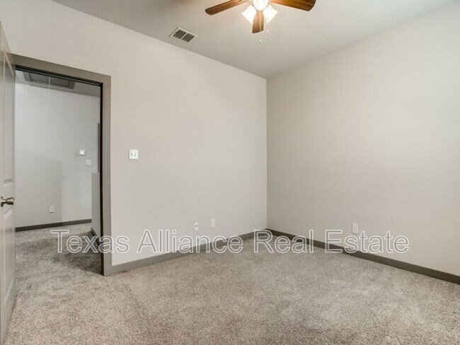 Building Photo - 10684 Tube Dr