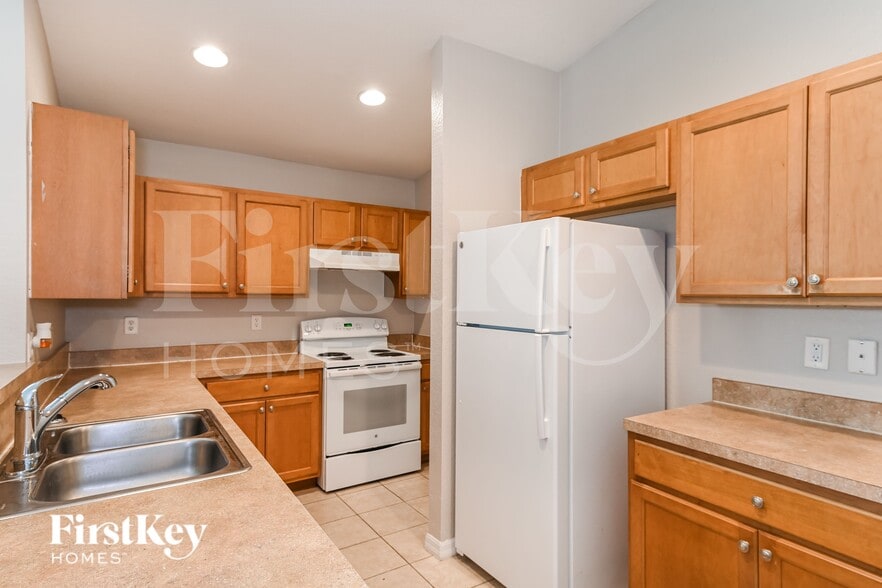 Building Photo - 12433 Catalina Dr