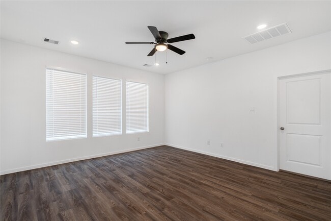 Building Photo - 5307 Sleepy Fox Ln