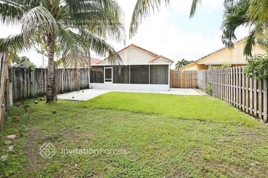 Building Photo - 7651 NW 168th Terrace