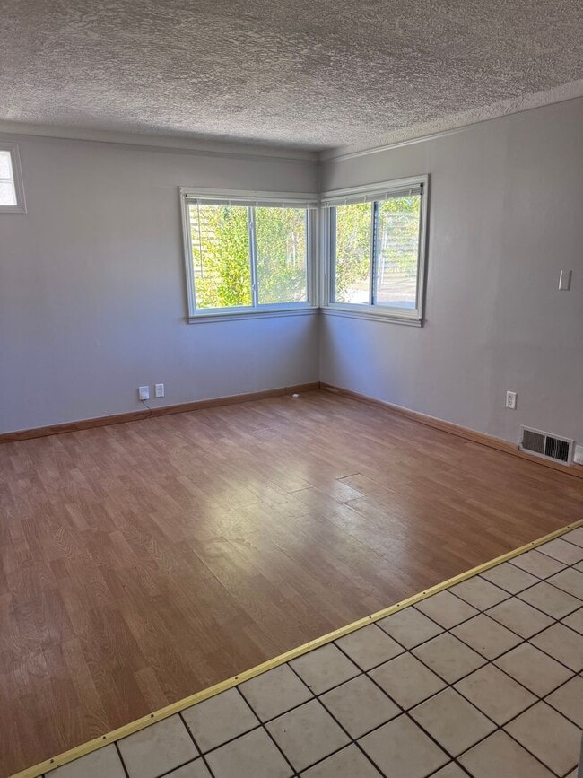 Building Photo - Spacious 3BD/2BA Home, Move-In Ready with Finished Basement