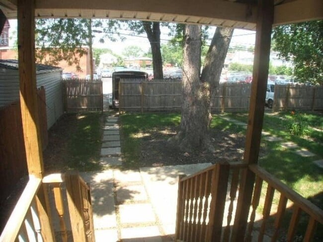 Building Photo - 2535 Deming Ave