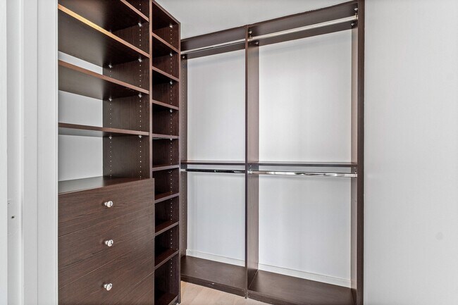 Building Photo - 333 Las Olas Way