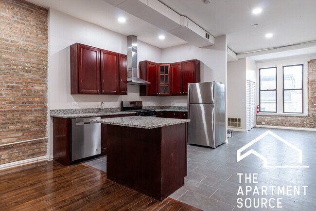 Building Photo - 3345 N Clark St