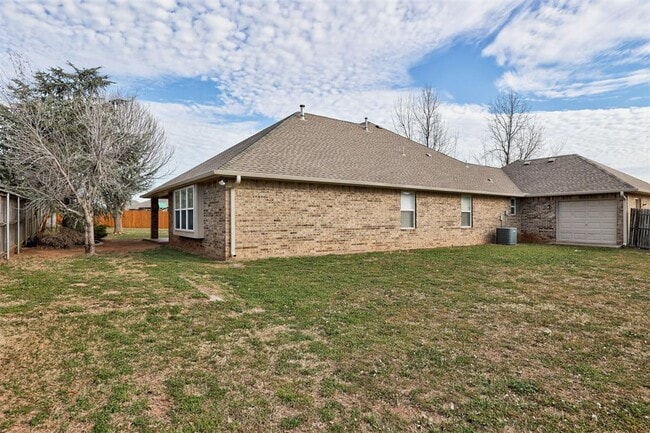 Building Photo - 1708 NW 161st Cir