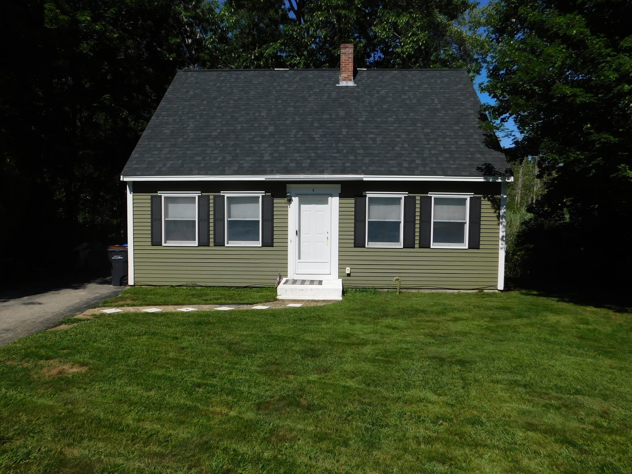 Building Photo - 4 Willow Creek Ln