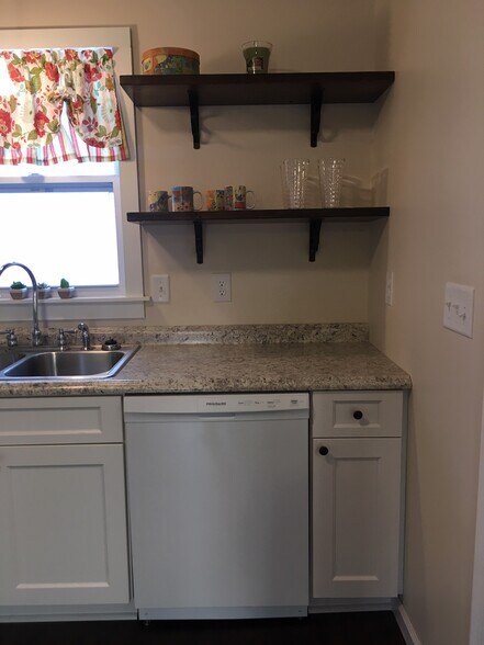 Building Photo - 9765 Westville Rd