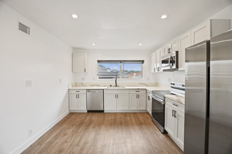 Building Photo - 701 N Hill Pl