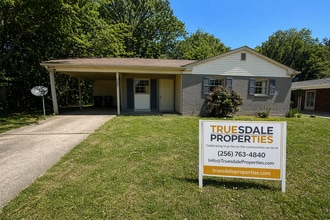 Building Photo - 3br 1Ba with move in special for July!