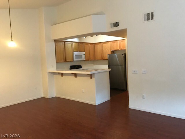 Building Photo - 9901 Trailwood Dr