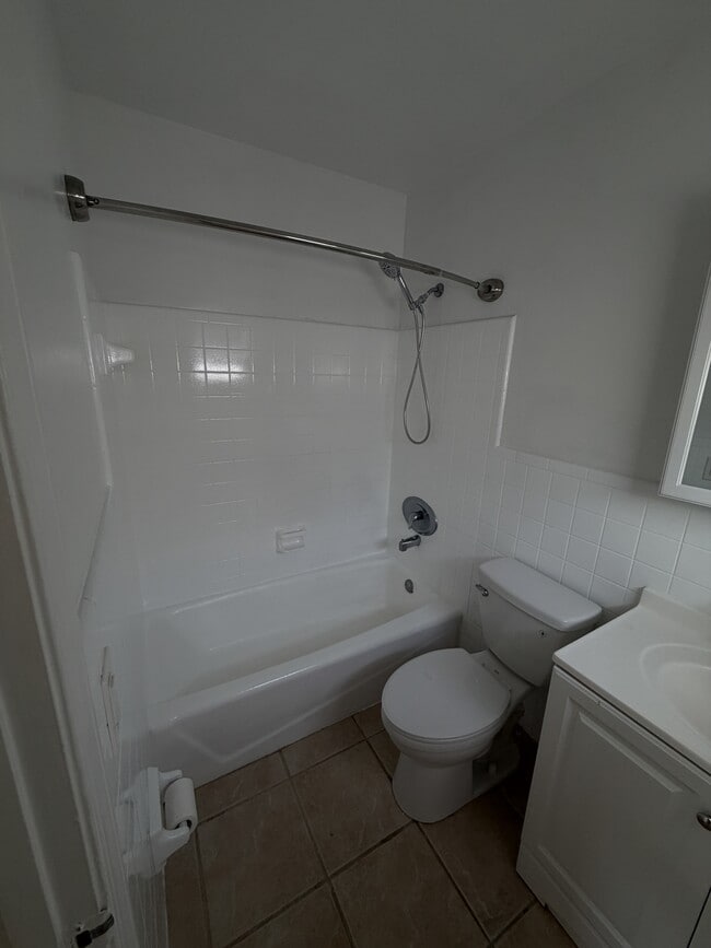 Interior Photo - 316 - Lamplighter LC