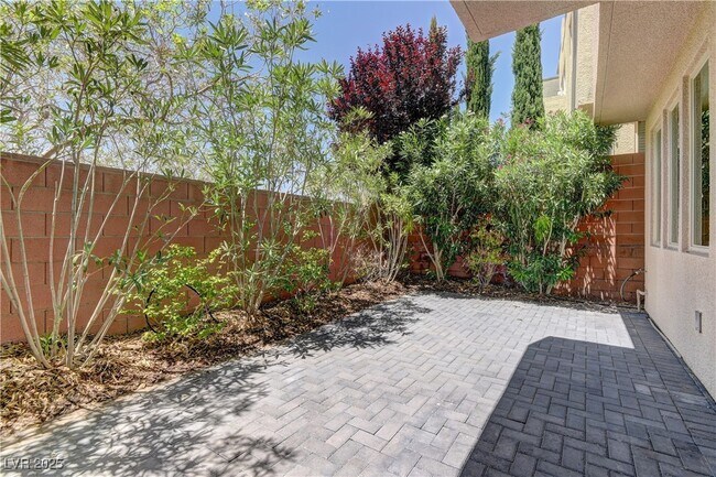 Building Photo - 11377 Gravitation Dr