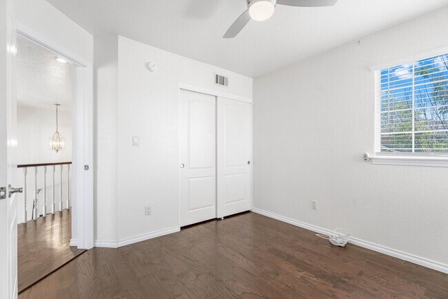 Building Photo - 45322 Pickford Ave