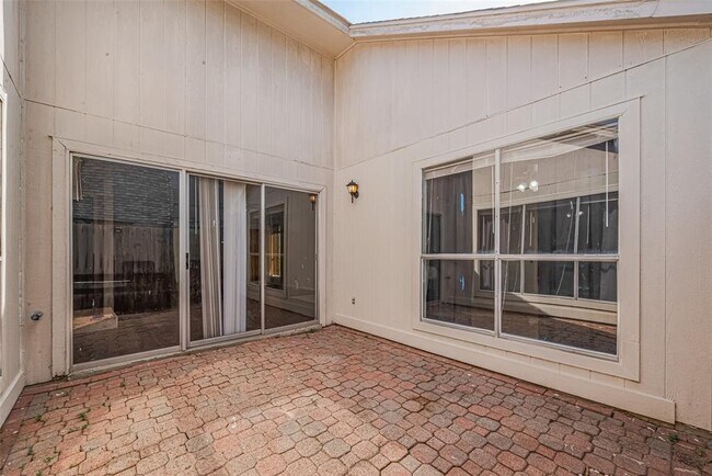 Building Photo - 9302 Bristlebrook Dr