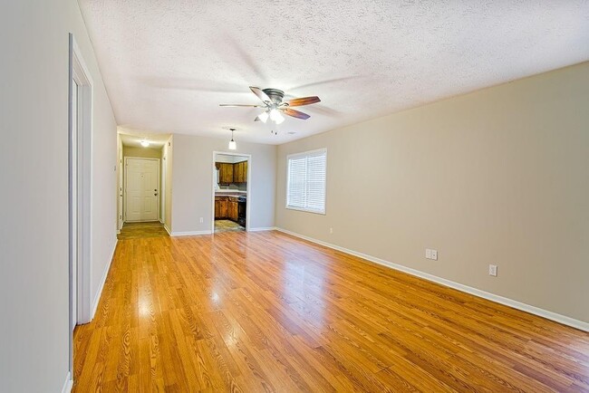 Building Photo - 3535 Miller St