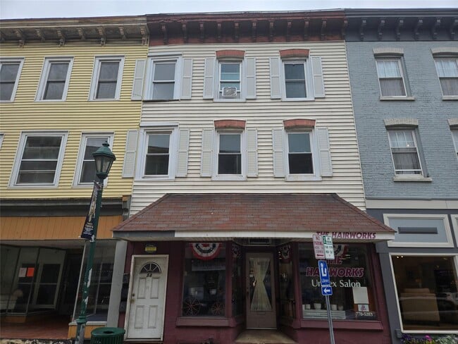 Primary Photo - 58 Main St